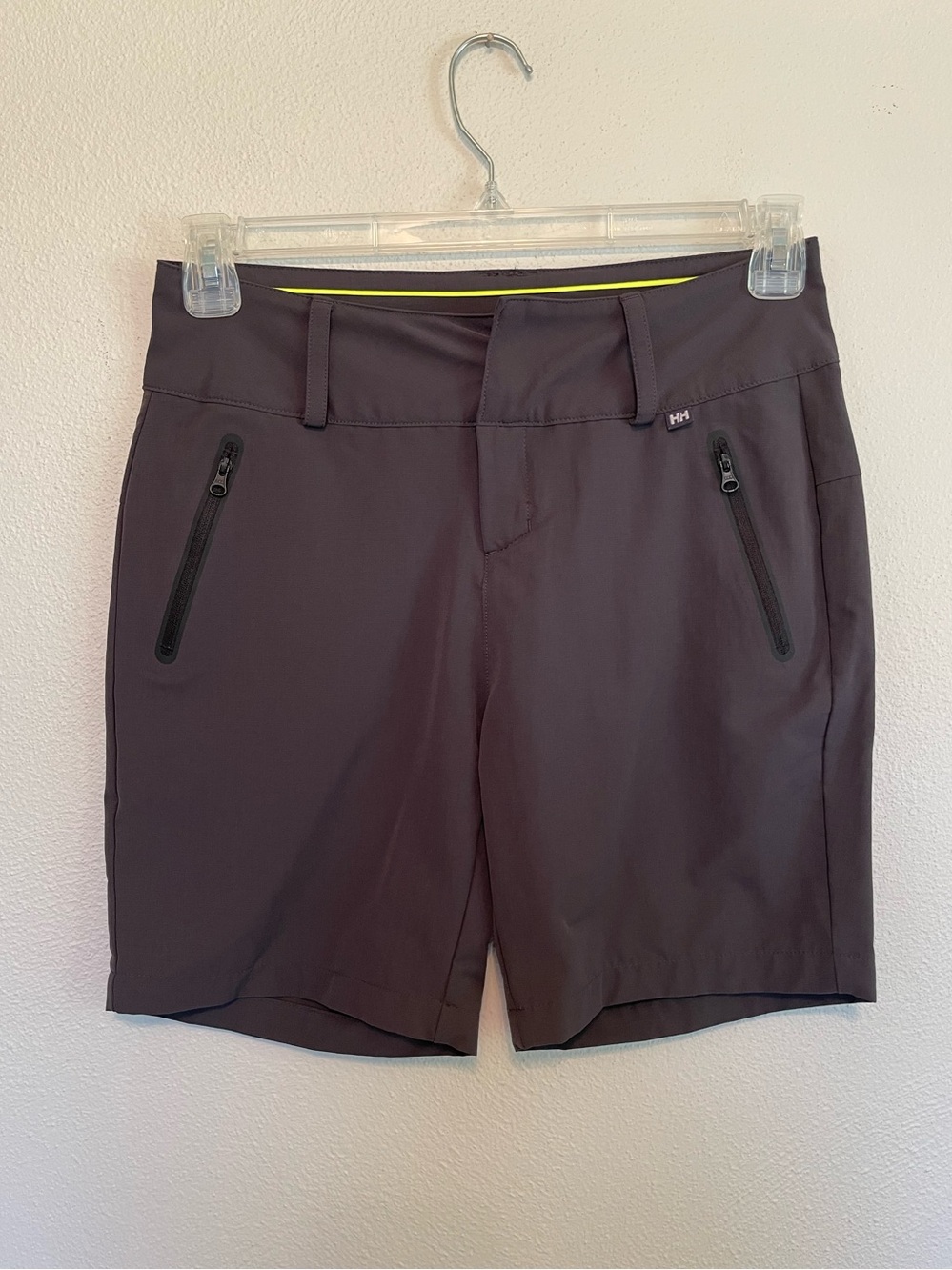 Helly Hansen Crewline Women's Dark Gray Performance Zip-Pocket Shorts 28